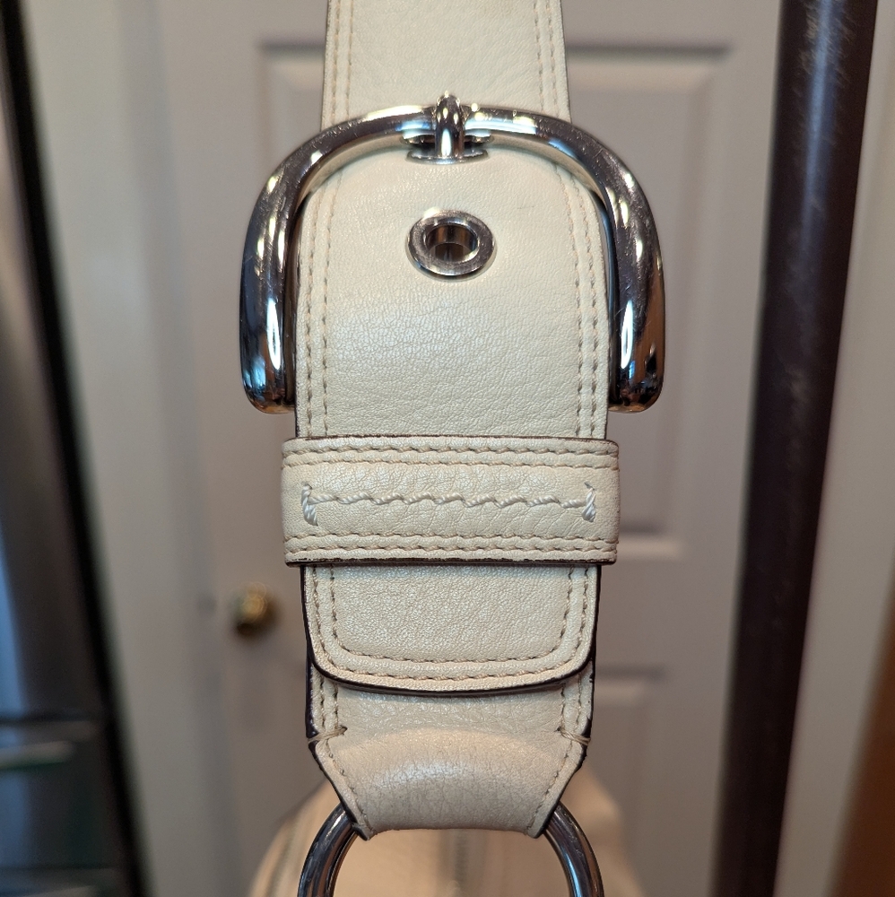 Coach Cream Leather Hobo EUC - Picture 12 of 14
